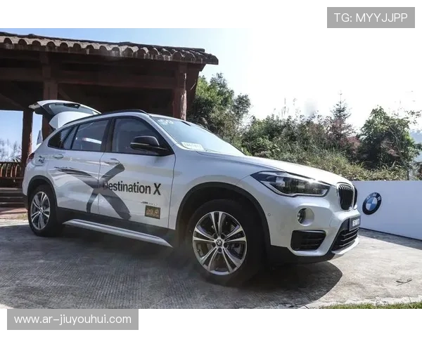 探索车内颠足球技巧挑战极限平衡与协调的全新运动体验 探索车内颠足球技巧挑战极限平衡与协调的全新运动体验